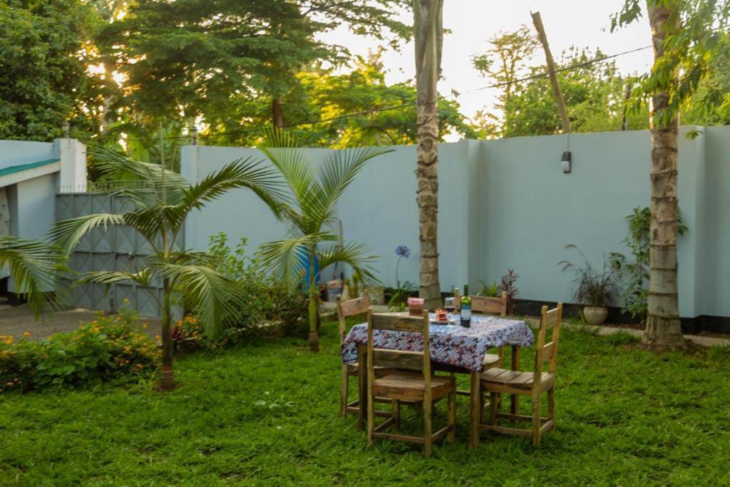 Blue Elephant Villas Аруша Екстериор снимка